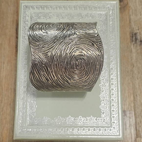 Vintage Mid Century Carved Modern Wide Open Cuff Bracelet Spiral Design. - Picture 7 of 8